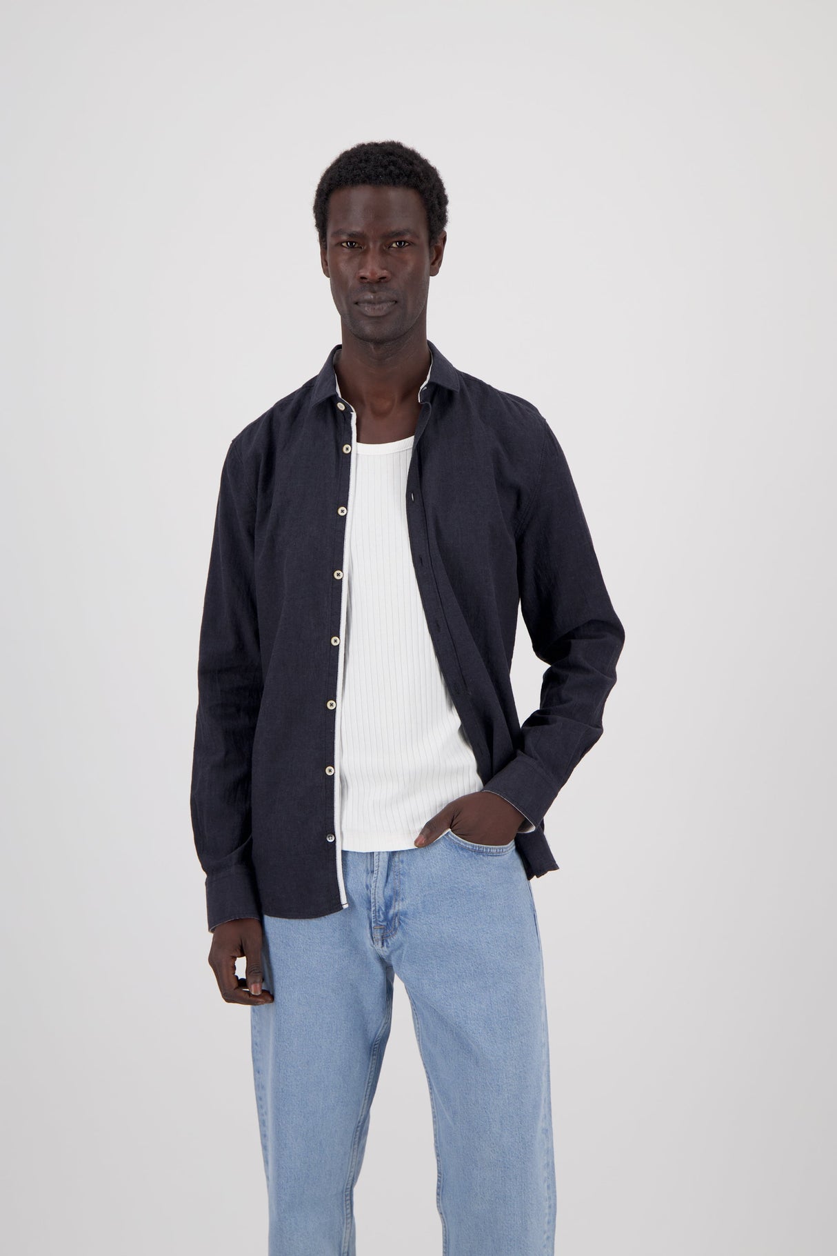 Hemd Leinen Blend - Anthracite von Colours & Sons - Hemd